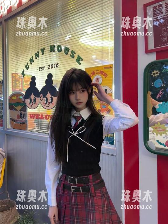 17 刚刚在ios上刷“www.17”,一不小心发现了新维度…眼花缭乱呀!