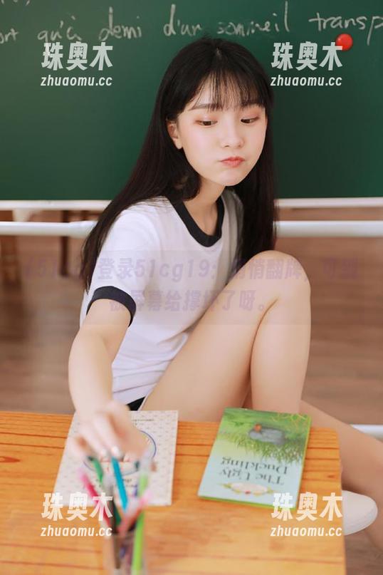 51cg 登录51cg19:悄悄翻牌,可别被屏幕给撑坏了呀。