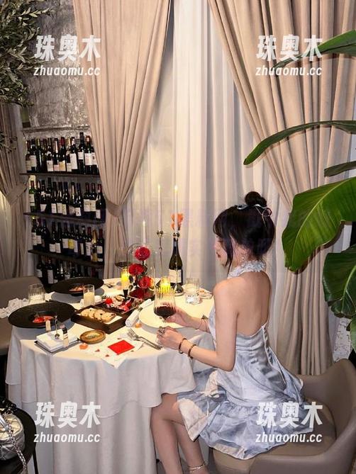 下载51黑料网，戳中我的好奇心，这些瓜属实不简单呀！