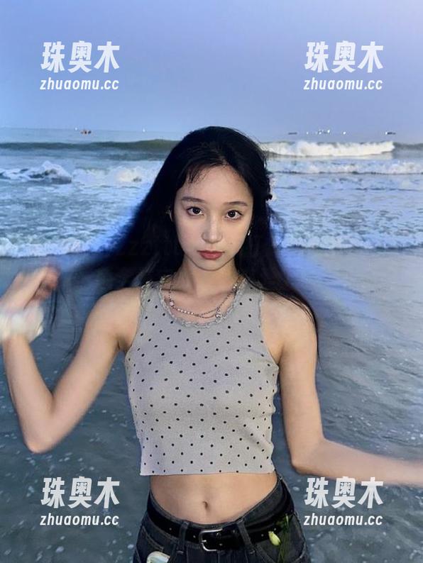 zzzttt黑料不打烊肾虚十八连app，情感全靠它！我现在爱上了一根香蕉？