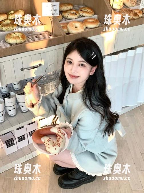 冲哥黑料不打烊苹果版，像是深夜电台，不小心点开就停不下来了，哈哈！
