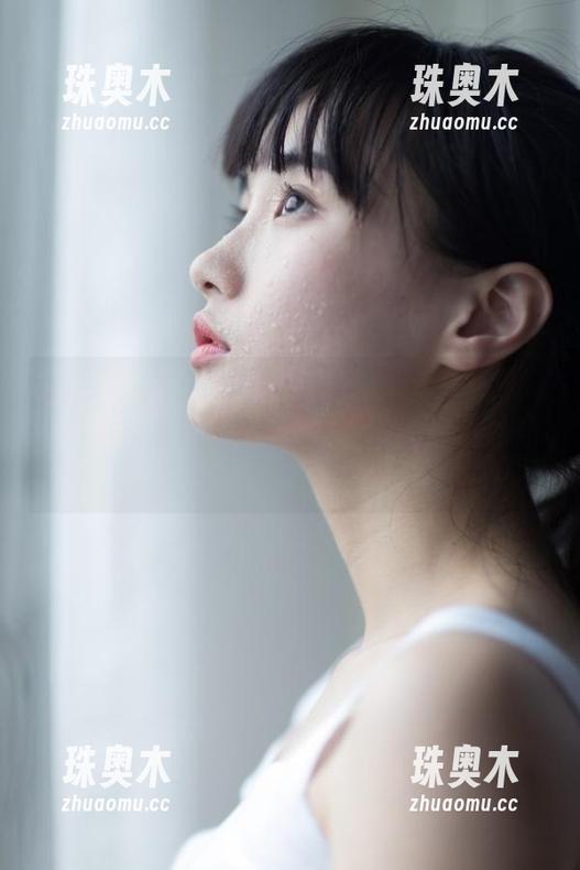在线上，苹果版的吃瓜网教我如何优雅地啃瓜，看着看着就忍不住哈哈哈！