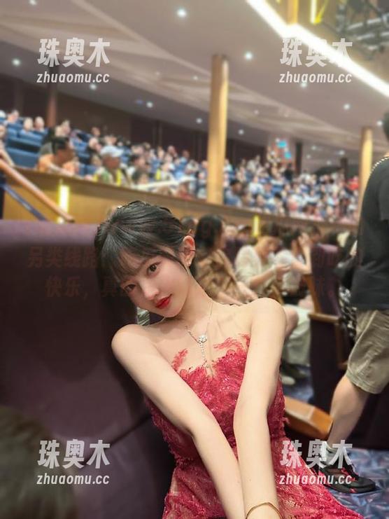 www.51cg.fun吃瓜网推荐的另类线路：吃瓜同时带你跨界零食到吃的快乐，真的是火箭发射一样的滋味。