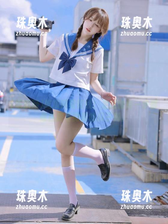 吃瓜网朝阳线：走过的每一步都像在踩着微弱的瓜子壳。