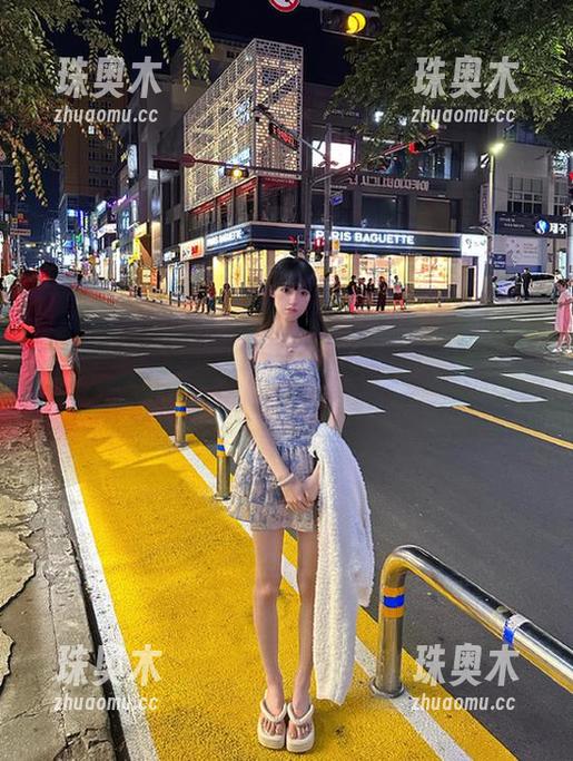吃瓜网APP：传送门在哪，瓜等得花儿都谢了！