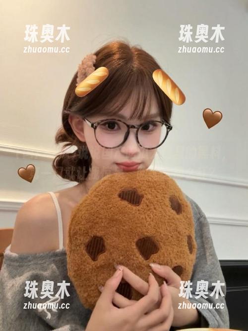 国产吃瓜 说说国产吃瓜入口里的黑料,第一口就让我惊呆,脸怎么那么红?