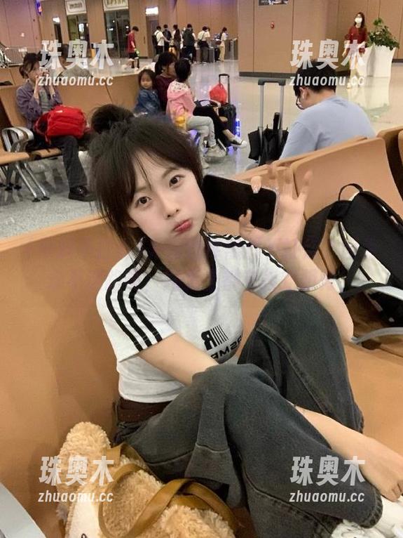 为何选择黑料不打烊？因为永不迷路啊，网页上都有指路明灯！