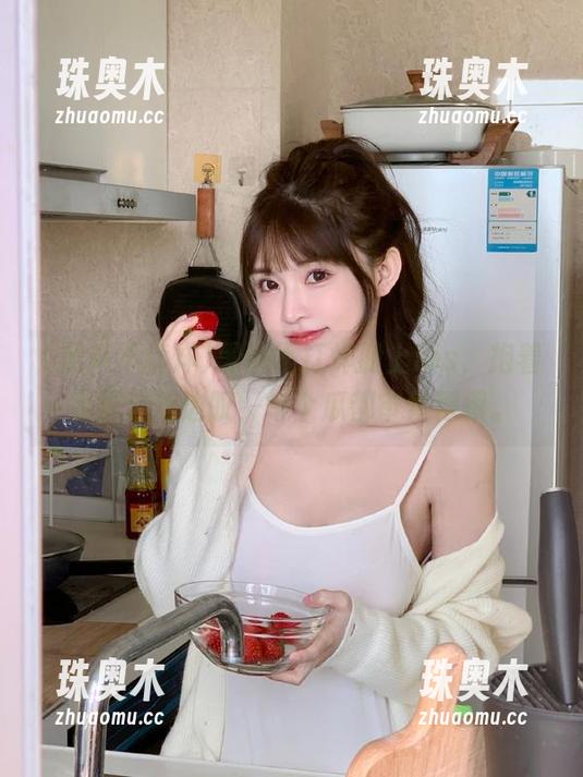 黑料不打烊搬上ios，抱着手机边吃边叹，每个瓜都审慎得很。
