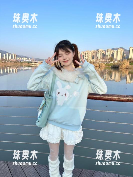 “黑料不打烊”app又颁发了新的发布地址，快点我还想在评论区开小会呢