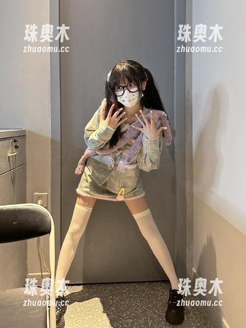 黑料不打烊 黑料不打烊tttzzz带你直达隐秘的瓜田,包你乐不可支!
