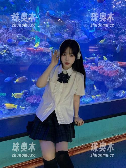 翻看“51黑料吃瓜网”，小心别被八卦轰到，入口就在那儿等着你！