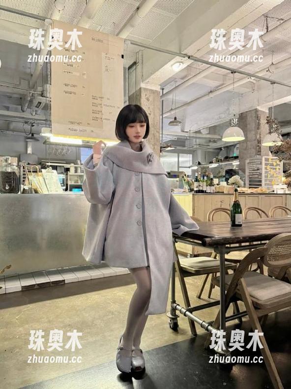 下载黑料社app，免费送你一整个瓜田！