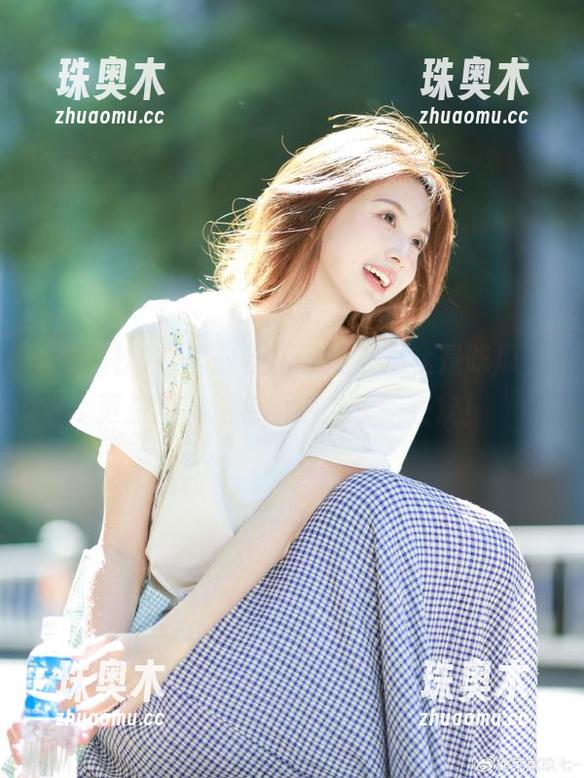 “黑料社”的网页不止是吃瓜，更是用料独特的沙发里的狂欢！