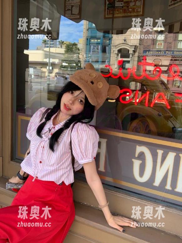 好奇心把我推到黑料社不打烊zztt，直达惊喜与尴尬的边缘