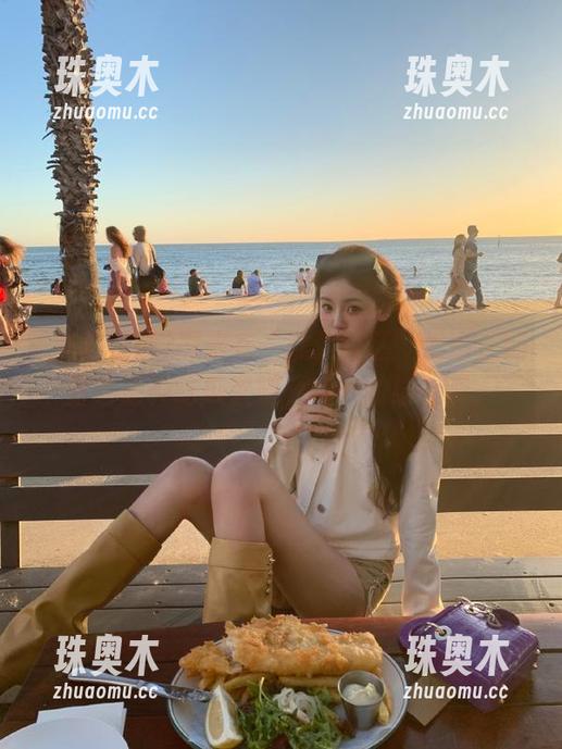 原来在“黑料社区”发布正能量也是种吃瓜欲望，奇妙的结合啊。