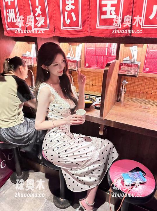 黑料社正能量的永久展现，夸张曝光成了一种风潮！